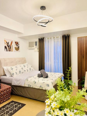 Cozy Studio w/ balcony at Centrio Towers beside Ayala Mall